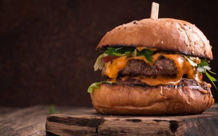 Hamburguesa de Hangus, con mostaza, lechuga y tomate